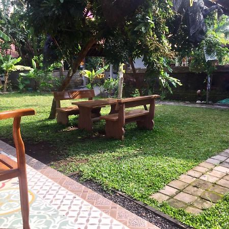 Raditya Homestay Mambal Bagian luar foto