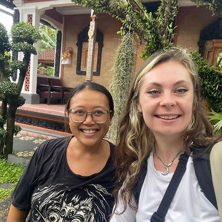 Raditya Homestay Mambal Bagian luar foto