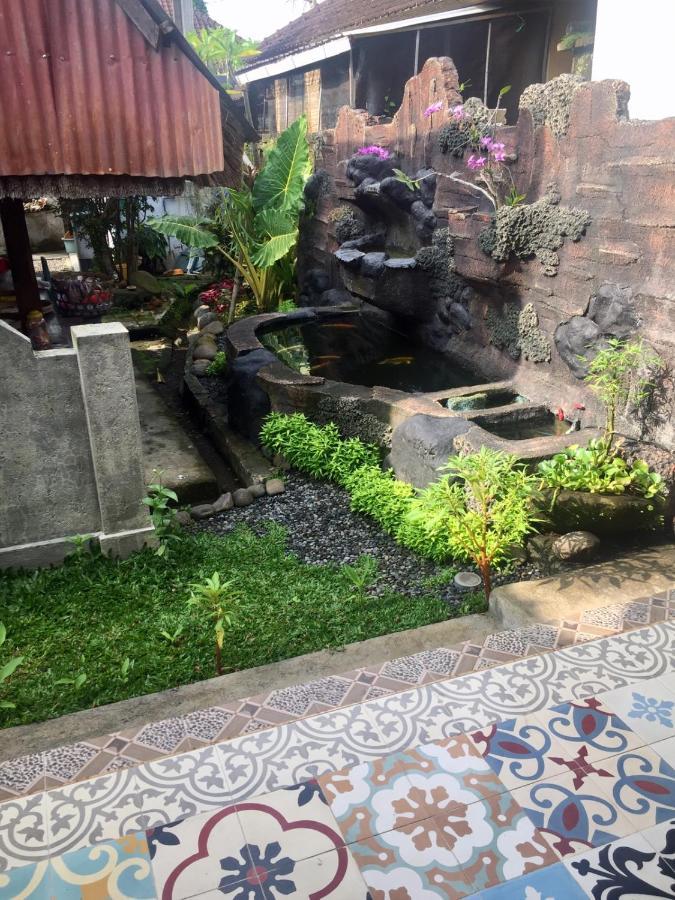 Raditya Homestay Mambal Bagian luar foto