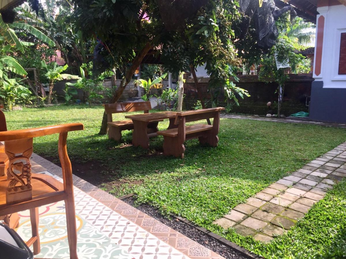 Raditya Homestay Mambal Bagian luar foto