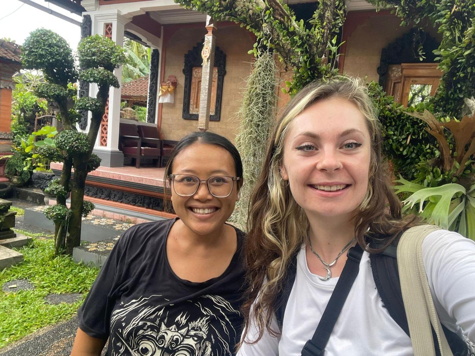 Raditya Homestay Mambal Bagian luar foto