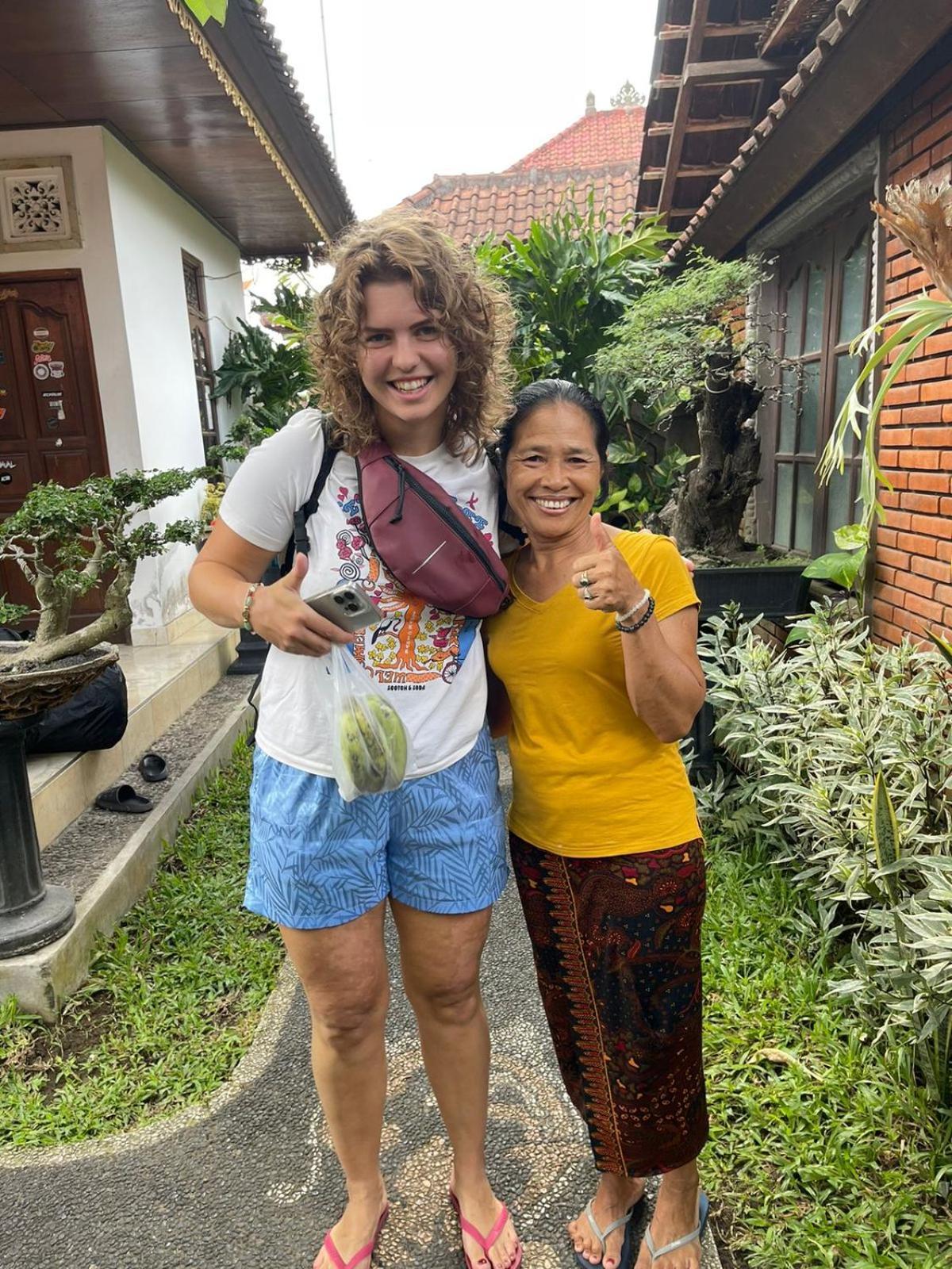 Raditya Homestay Mambal Bagian luar foto